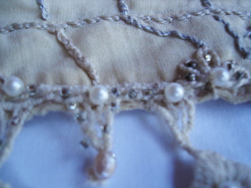 How to make a worn out Collar into Baroque Collar Necklace