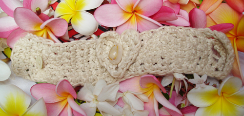 crochet bracelet with flowers